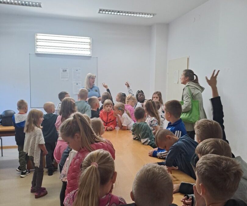 Prvašići u posjetu Policijskoj postaji Krapina