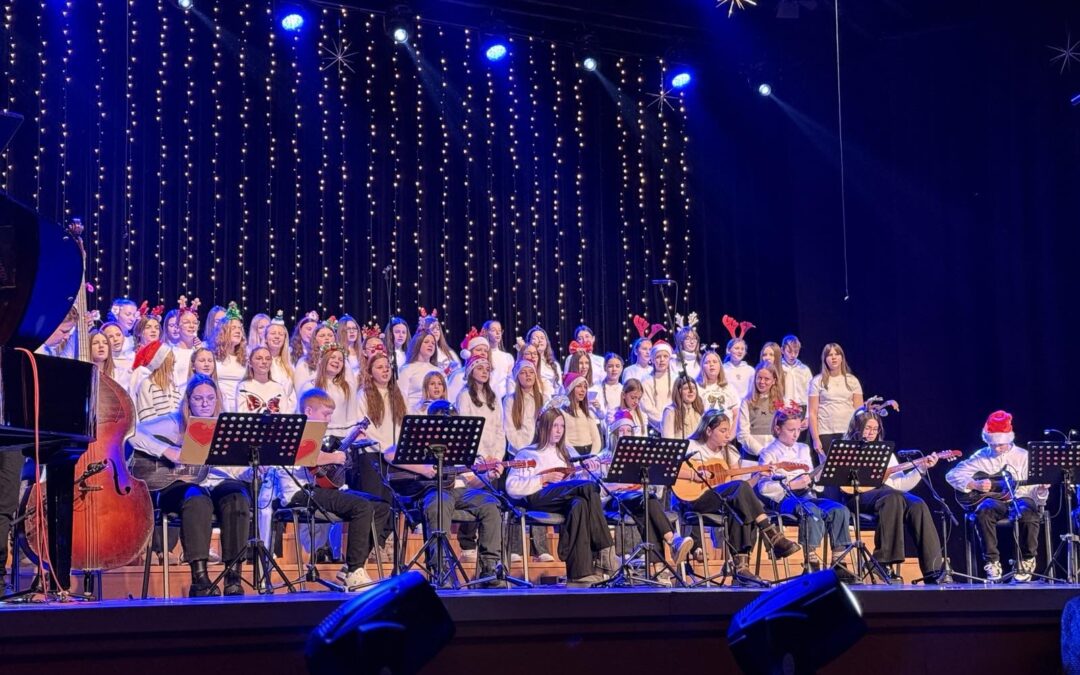 BOŽIĆNA PRIREDBA UČENIKA OŠ „LJUDEVIT GAJ“ KRAPINA